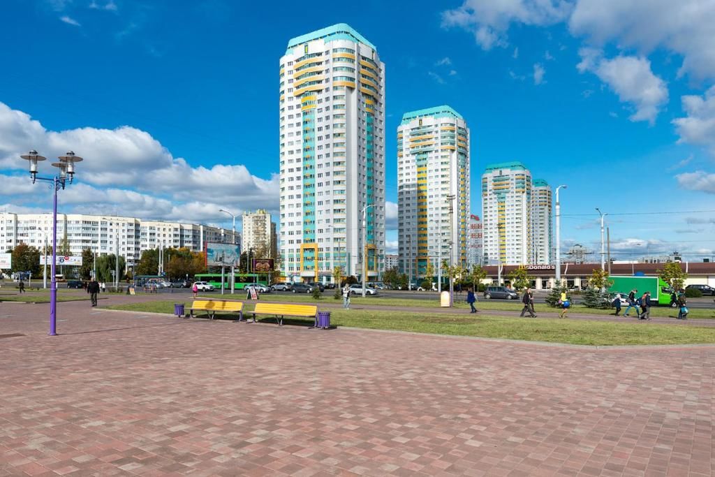 Апартаменты Большая квартира с панорамным видом из окна Минск-50