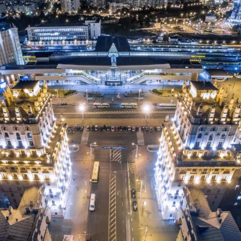 Апартаменты Большая квартира с панорамным видом из окна Минск-77